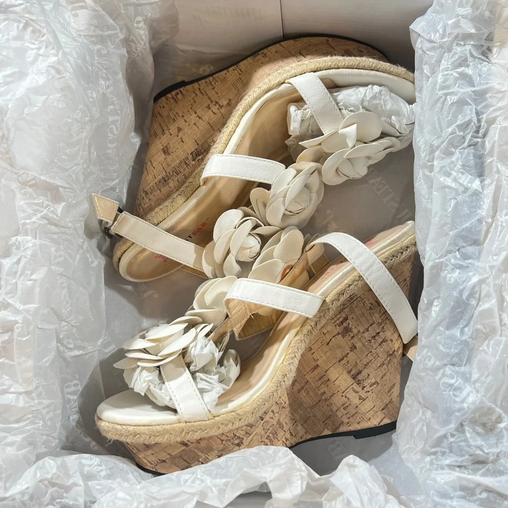 826 | NIB White Floral Cork Espadrille Wedge Sandals White Size 9 Wedding Bridal